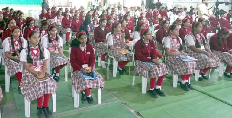 विद्यार्थ्यांनी स्वतःचे व्यक्तीमत्व विकसीत करणे आवश्यक : सेवानिवृत्त एअरफोर्स ऑफीसर