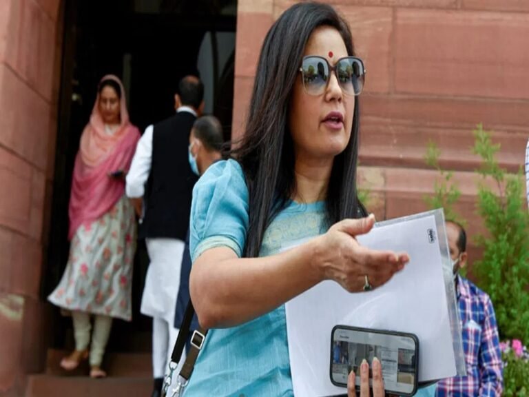 Mahua Moitra : महुआ मोईत्रांची सर्वोच्च न्यायालयात धाव! खासदारकी रद्द केल्याप्रकरणी याचिका दाखल  