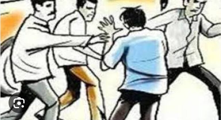 अकोला मलकापूरात राडा ! रस्त्यावर केक कटिंगच्या वादातून युवकावर प्राणघातक हल्ला ; पाच जखमी