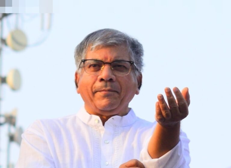 अँड आंबेडकरांचा पुनरुच्चार ! ….तर वंचित आघाडी ४८ जागा लढवणार