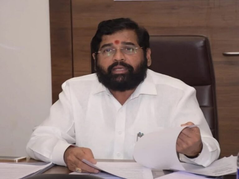 भाजपला टेंशन ? शिंदे गटाचा १८ जागांवर दावा ! खासदारांच्या बैठकीत झाले एकमत