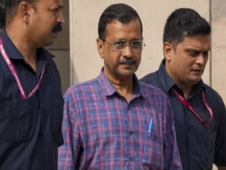 धक्क्यावर  धक्के  !केजरीवाल यांचे खासगी सचिव बिभव कुमार बडतर्फ