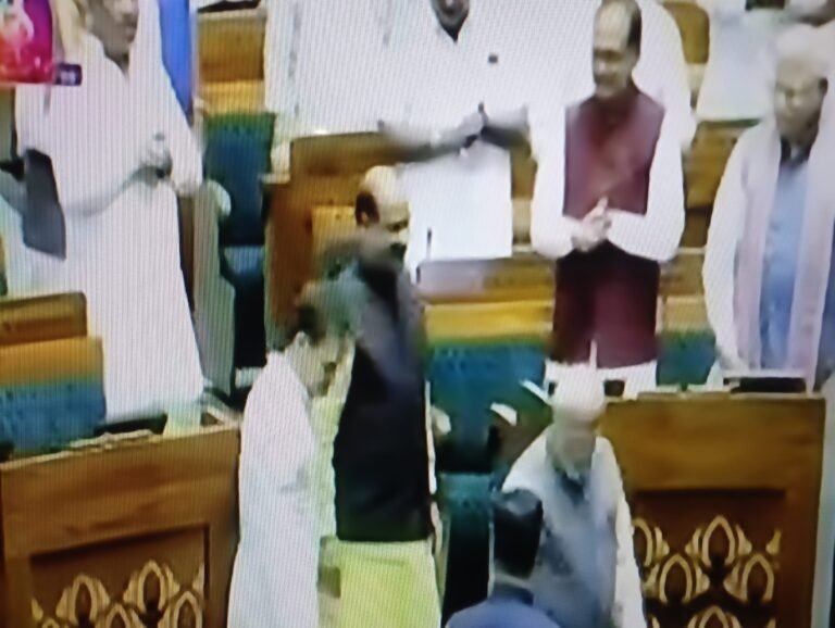 Breaking : १८ व्या लोकसभेच्या अध्यक्षपदी ओम बिर्ला यांची आवाजी मतदानाने निवड !