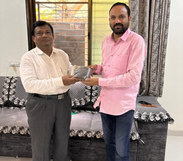 निर्माल्य खताच्या 3 हजार पाकिटांचे वाटप ! निलेश देव मित्र मंडळाचा उपक्रम