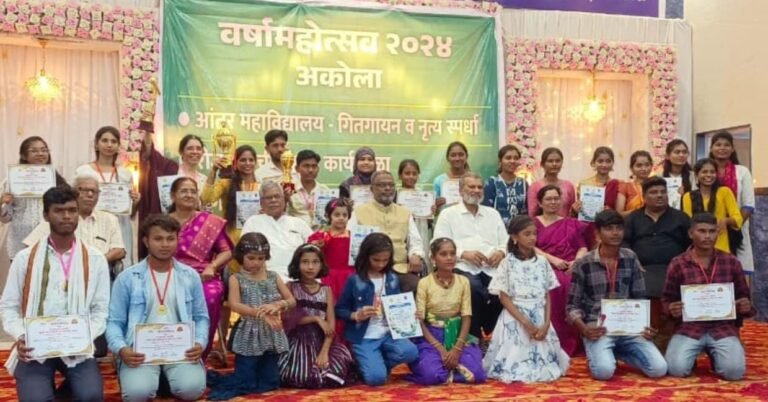 डॉ. बाबासाहेब आंबेडकर महाविद्यालयाचा वर्षामहोत्सव कौतुकास्पद – कुलगुरू डॉ. गडाख