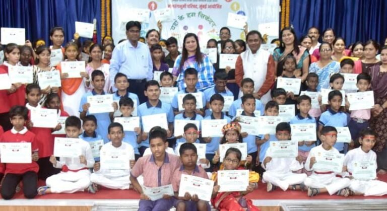 बालरंगभूमी परिषद अकोला शाखेचा ‘यहाँ के हम सिकंदर’ : दिव्यांग बालकलावंतांचा जल्लोष