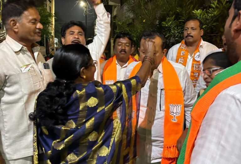 महायुतीचे उमेदवार विजय अग्रवाल यांच्या प्रचाराने घेतला वेग : मतदारांशी साधला संवाद